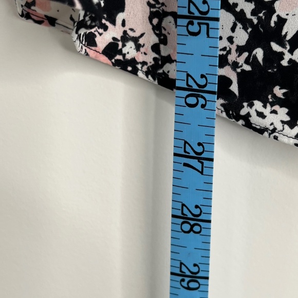 NYJD, Size: S, Pink/Black/white, Floral Motif, Silky and Loose Style Blouse 👚 - Picture 10 of 11